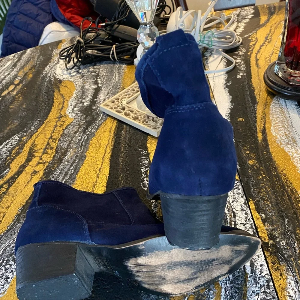 Blue suede 9 booties - Picture 7 of 7